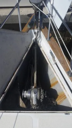 Slide: The Image of Endeavour 35 Sloop 1983 - 1