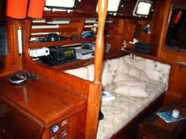 Slide: The Image of Endeavour 35 Sloop 1983 - 8