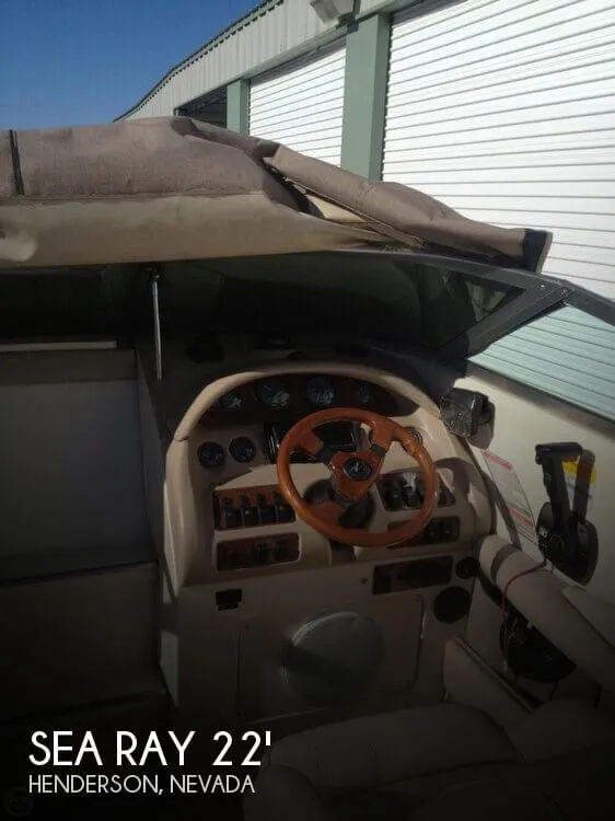 Slide: The Image of Sea Ray 230 Overnighter Signature Select 1996 - 0