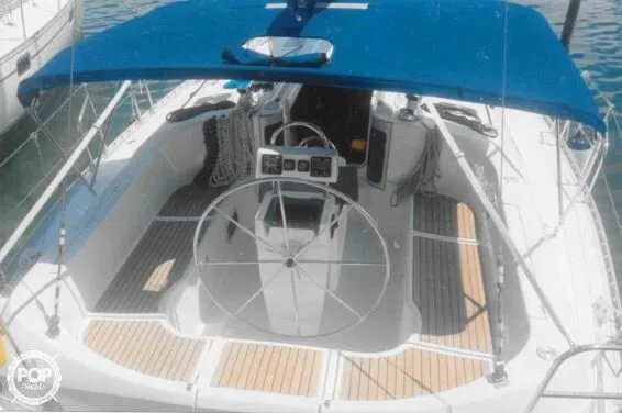 Slide: The Image of Beneteau 351 1994 - 2