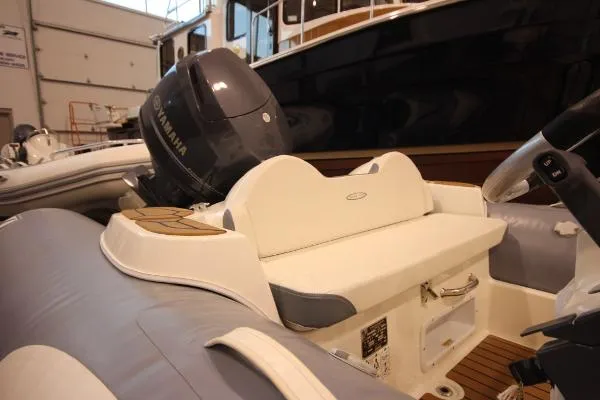 Slide: The Image of Zodiac Yachtline 470DL NEO 90hp In Stock 2018 - 11