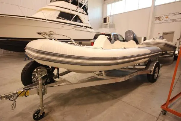 Slide: The Image of Zodiac Yachtline 470DL NEO 90hp In Stock 2018 - 3