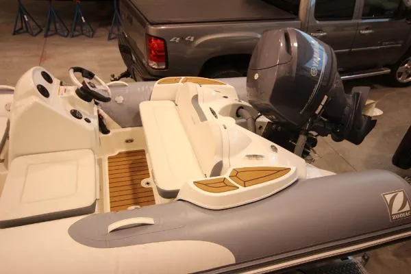 Slide: The Image of Zodiac Yachtline 470DL NEO 90hp In Stock 2018 - 9