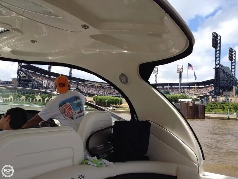 Slide: The Image of Sea Ray 40 Sundancer 2006 - 4
