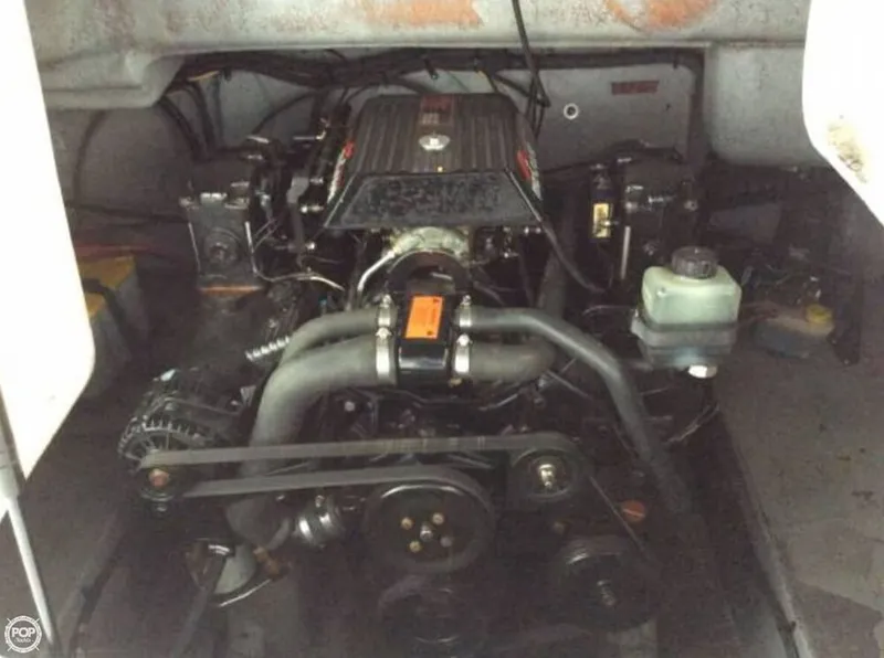 Slide: The Image of Crownline Boats 212 DB 2002 - 3