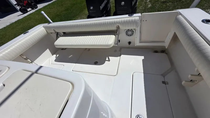 Slide: The Image of Interior of a 2020 Mako 284 Center Console boat. - 18