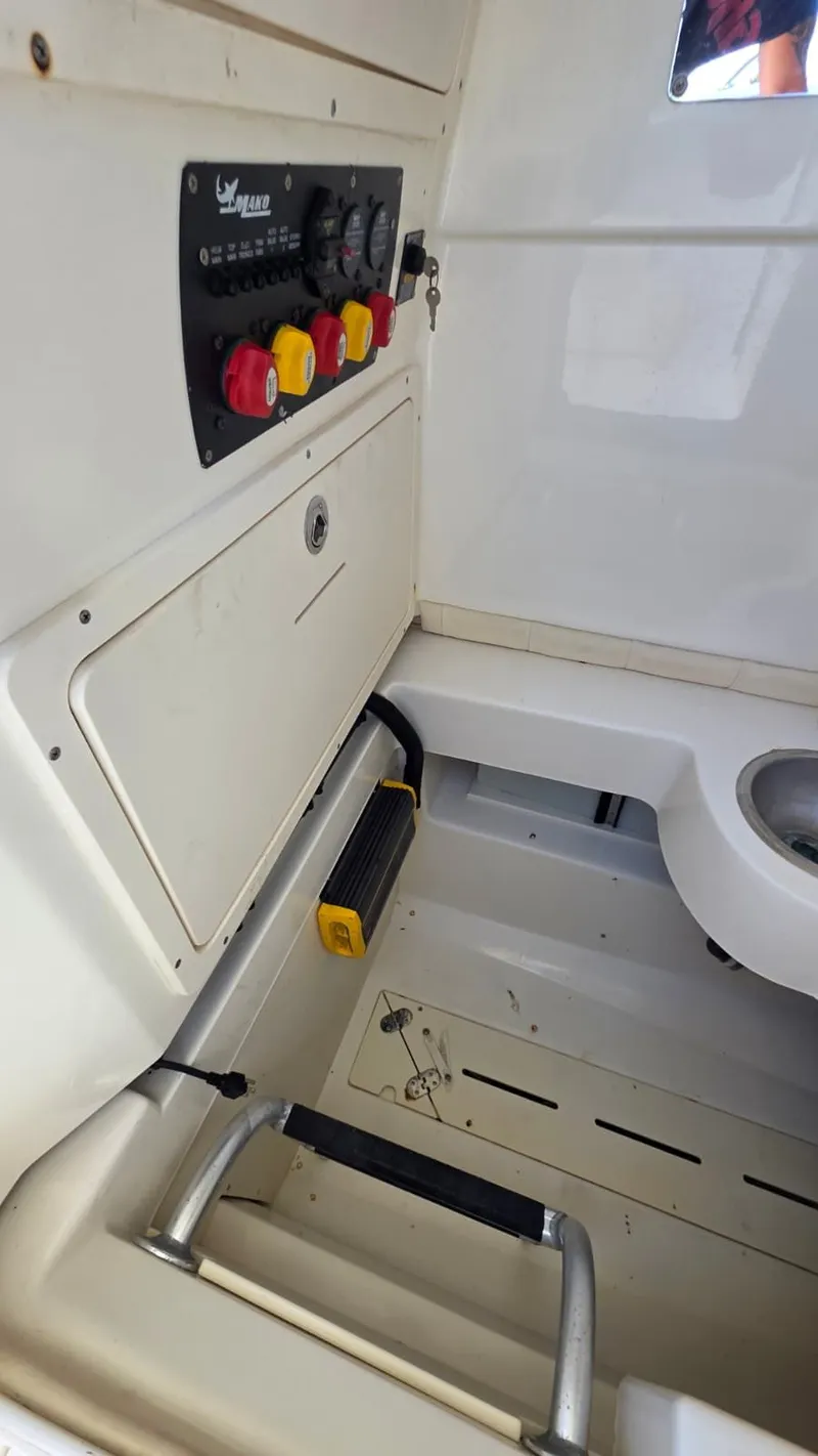 Slide: The Image of Interior of a 2020 Mako 284 Center Console boat. - 23