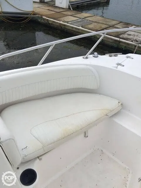 Slide: The Image of Boston Whaler Ventura 210 2002 - 11