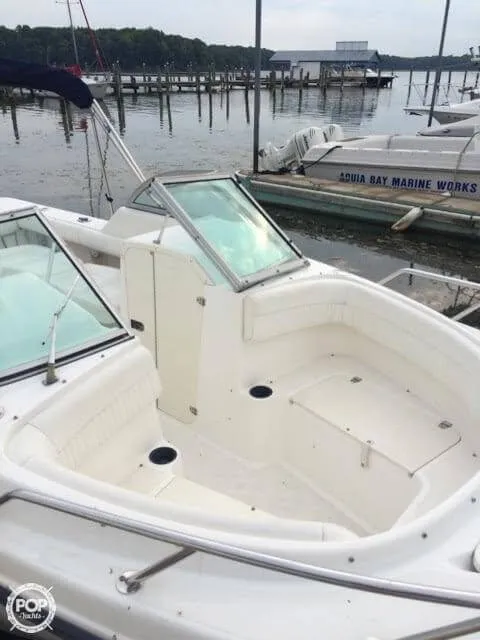 Slide: The Image of Boston Whaler Ventura 210 2002 - 4