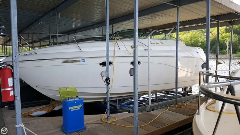 Slide: The Image of Rinker 270 Fiesta Vee 2000 - 5