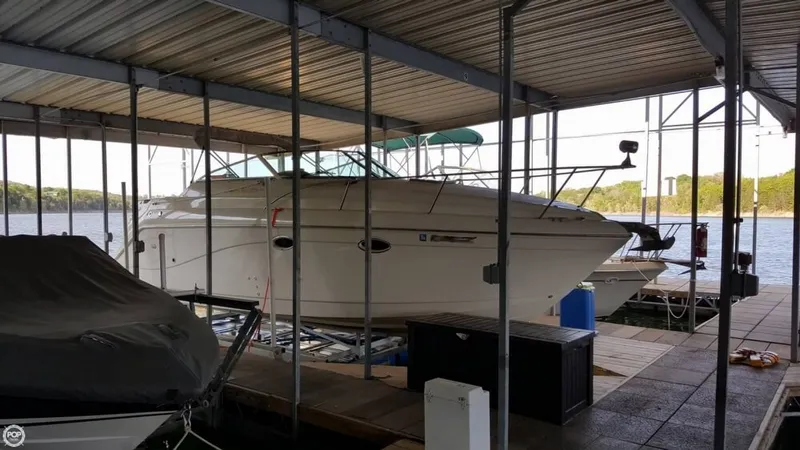 Slide: The Image of Rinker 270 Fiesta Vee 2000 - 6