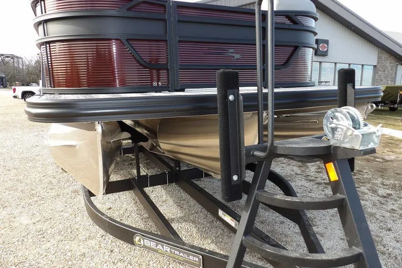 Slide: The Image of 2026 Bennington S 22 SSR pontoon boat on Bear trailer, side view. - 43