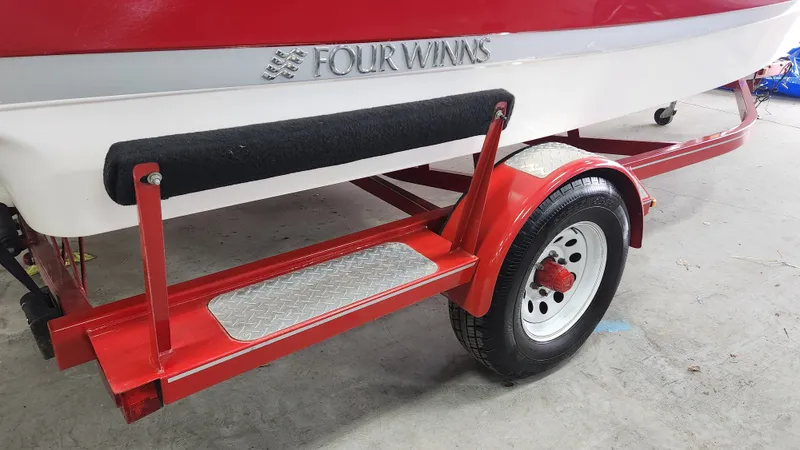 Slide: The Image of Four Winns HD200 2018 - 11