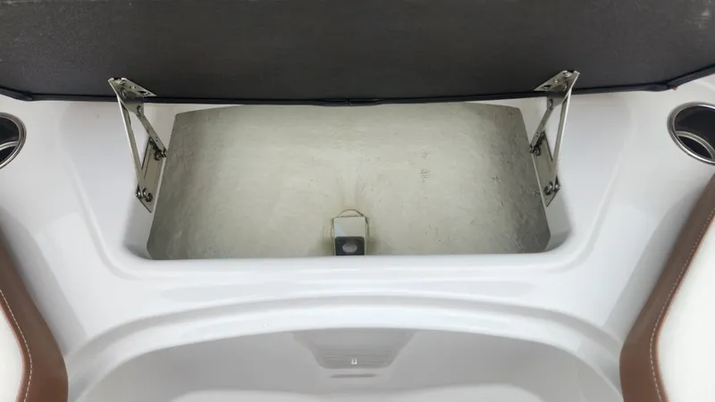 Slide: The Image of Four Winns HD200 2018 - 27