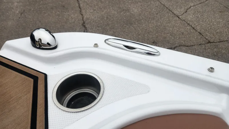 Slide: The Image of Four Winns HD200 2018 - 31