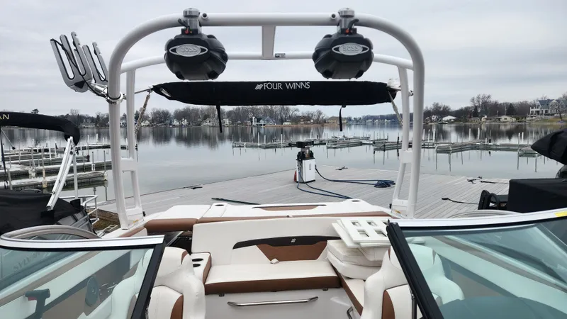 Slide: The Image of Four Winns HD200 2018 - 34