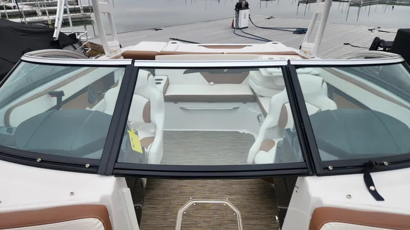 Slide: The Image of Four Winns HD200 2018 - 36