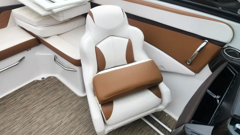 Slide: The Image of Four Winns HD200 2018 - 38