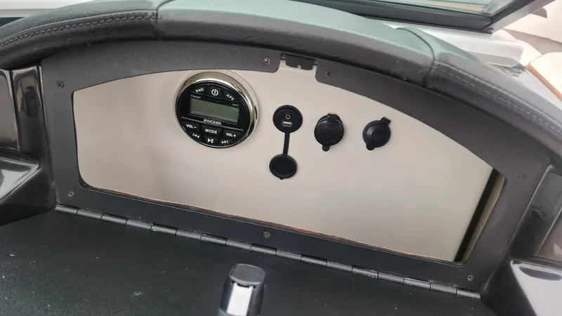 Slide: The Image of Four Winns HD200 2018 - 41