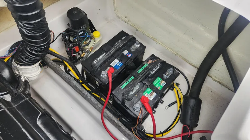 Slide: The Image of Four Winns HD200 2018 - 46