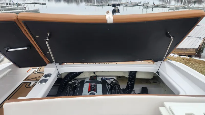 Slide: The Image of Four Winns HD200 2018 - 47