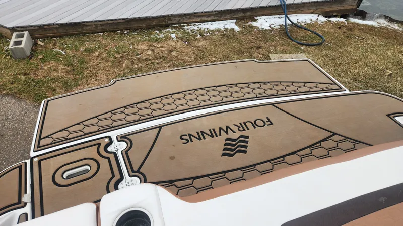 Slide: The Image of Four Winns HD200 2018 - 54