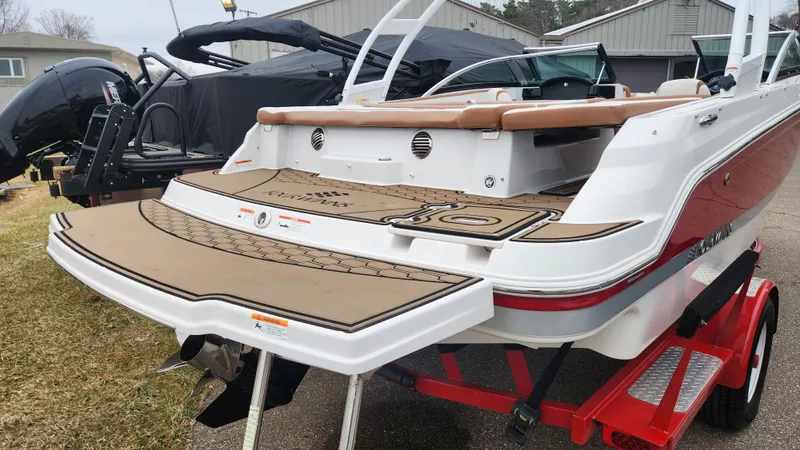 Slide: The Image of Four Winns HD200 2018 - 63