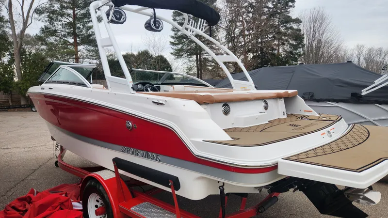 Slide: The Image of Four Winns HD200 2018 - 68