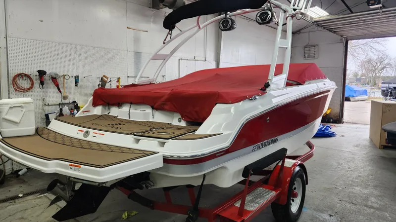 Slide: The Image of Four Winns HD200 2018 - 9