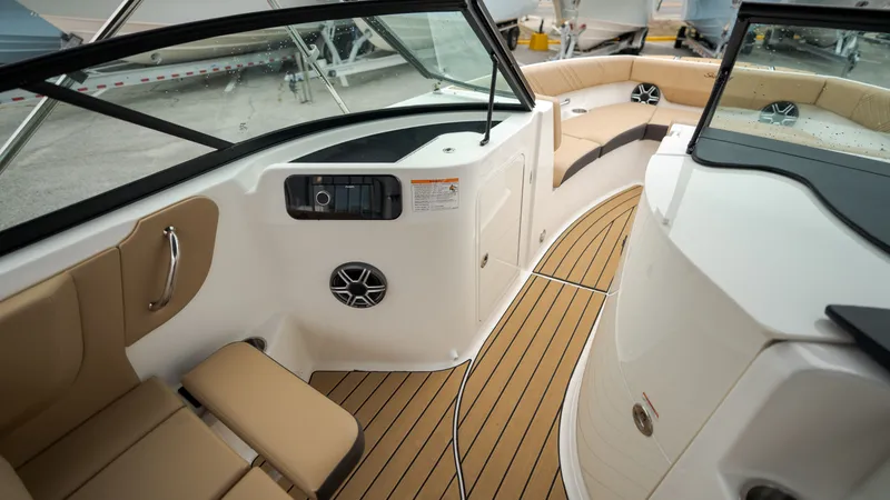 Slide: The Image of Sea Ray SDX 230 Outboard 2026 - 12