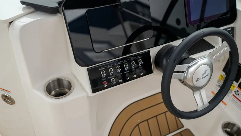 Slide: The Image of Sea Ray SDX 230 Outboard 2026 - 16