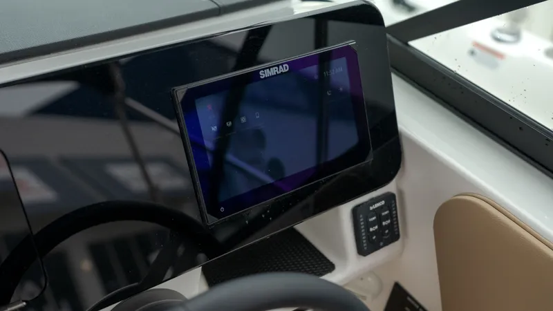 Slide: The Image of Sea Ray SDX 230 Outboard 2026 - 17