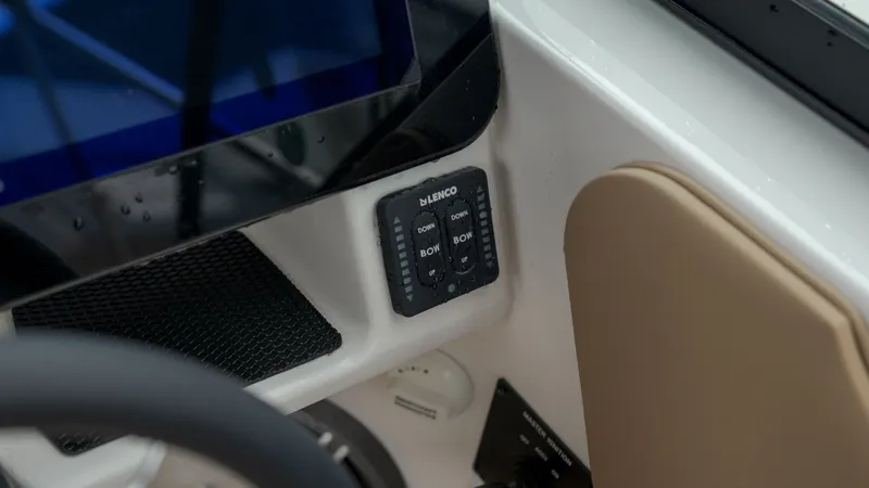 Slide: The Image of Sea Ray SDX 230 Outboard 2026 - 18