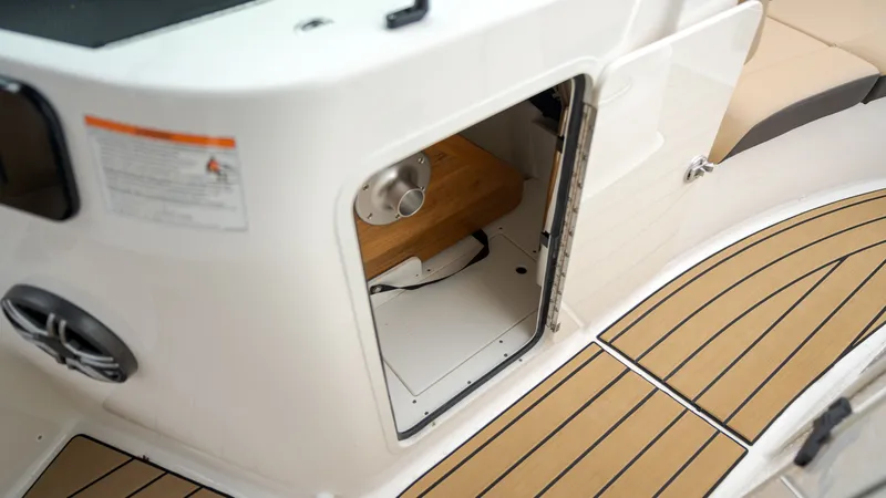 Slide: The Image of Sea Ray SDX 230 Outboard 2026 - 22