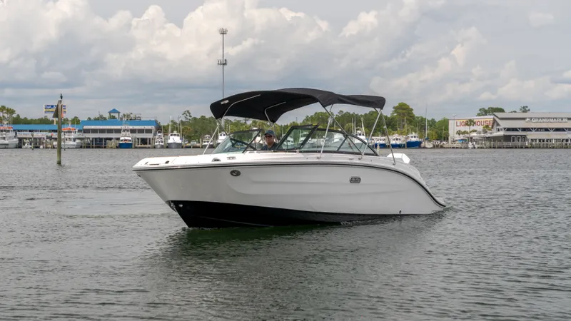 Slide: The Image of Sea Ray SDX 230 Outboard 2026 - 7
