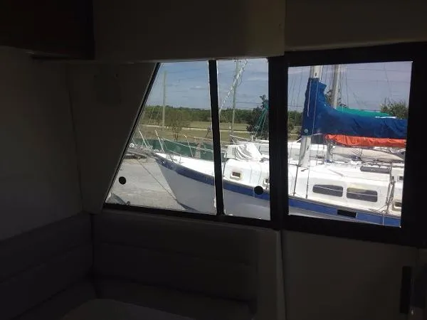 Slide: The Image of Bayliner 4788 Pilot House Motoryacht 1995 - 11