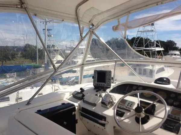 Slide: The Image of Bayliner 4788 Pilot House Motoryacht 1995 - 8
