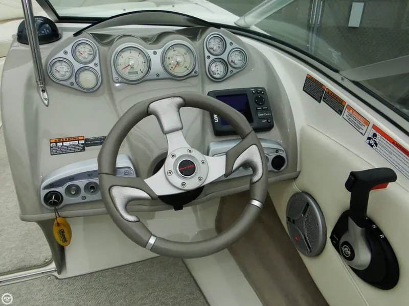 Slide: The Image of Maxum 2200 SR3 2008 - 10