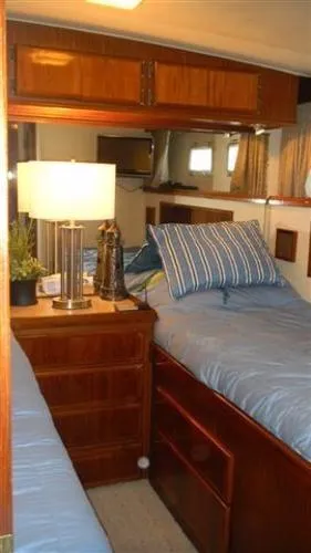 Slide: The Image of Hatteras 58 Cockpit Motor Yacht LLC 1981 - 5