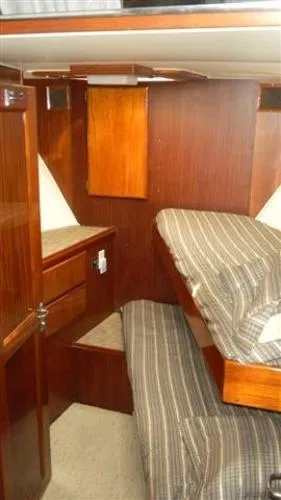 Slide: The Image of Hatteras 58 Cockpit Motor Yacht LLC 1981 - 6