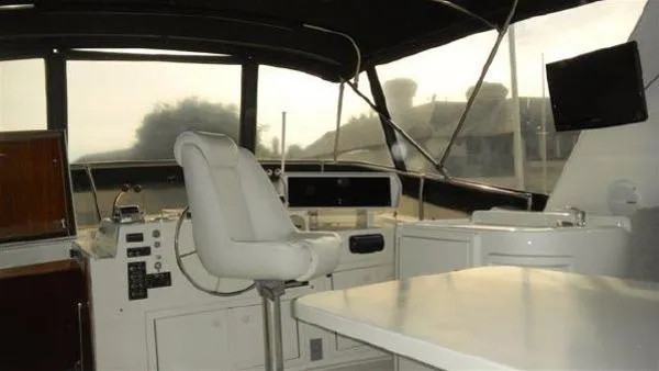 Slide: The Image of Hatteras 58 Cockpit Motor Yacht LLC 1981 - 9