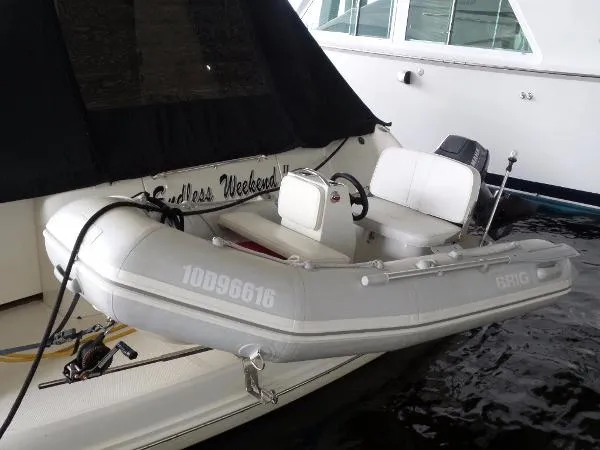 Slide: The Image of Sea Ray 420 Sedan Bridge 2005 - 7