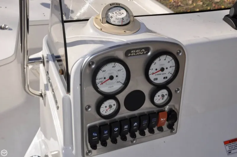 Slide: The Image of Sea Hunt XP 21 Center Console Bay 2012 - 4