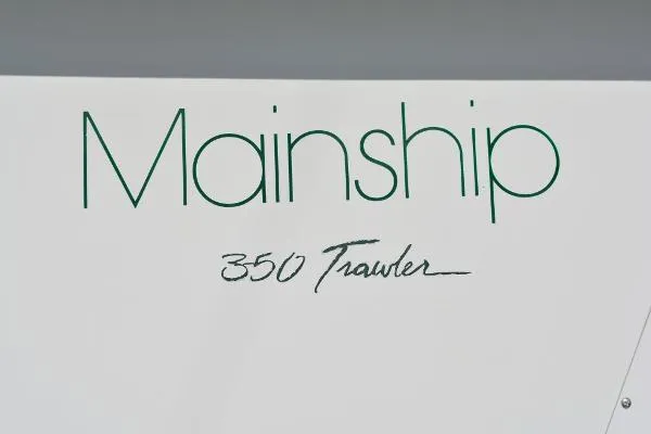 Slide: The Image of Mainship 350/390 1997 - 5