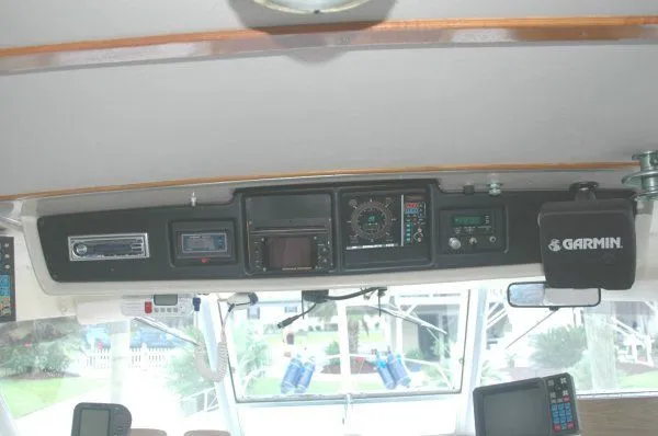 Slide: The Image of Chris-Craft Commander 1969 - 6