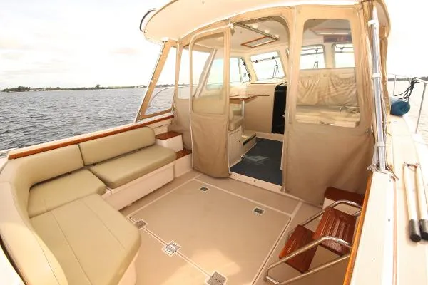Slide: The Image of Island Packet 36 Express 2003 - 6
