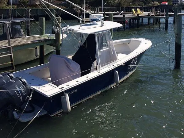 Slide: The Image of Regulator Marine Center Console Classic 2002 - 0