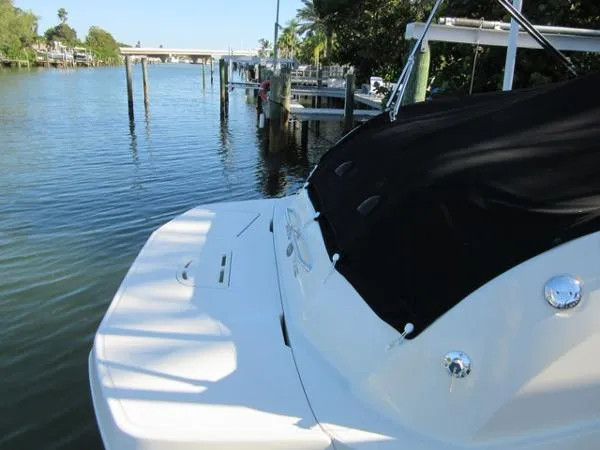 Slide: The Image of Sea Ray SunDeck 2008 - 2