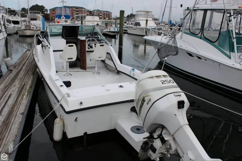 Slide: The Image of Wellcraft 25 Sportsman 1987 - 9