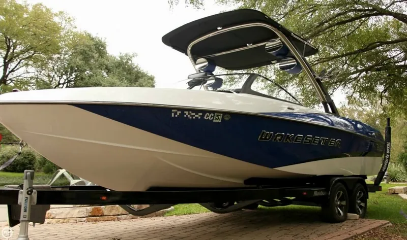 Slide: The Image of Malibu Wakesetter 247 LSV 2014 - 4